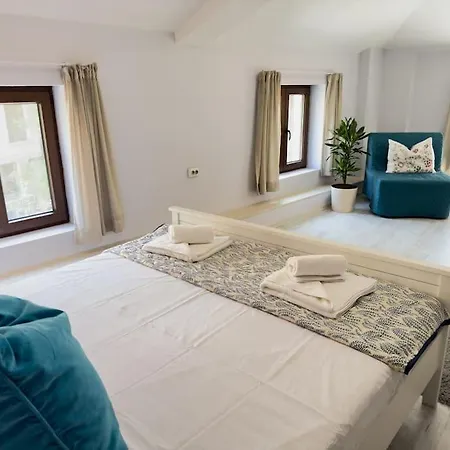 Copakapana Suite, By Holiwork Apartment *